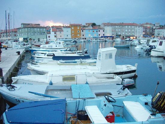 Apartmani Luiza Cres Exterior photo