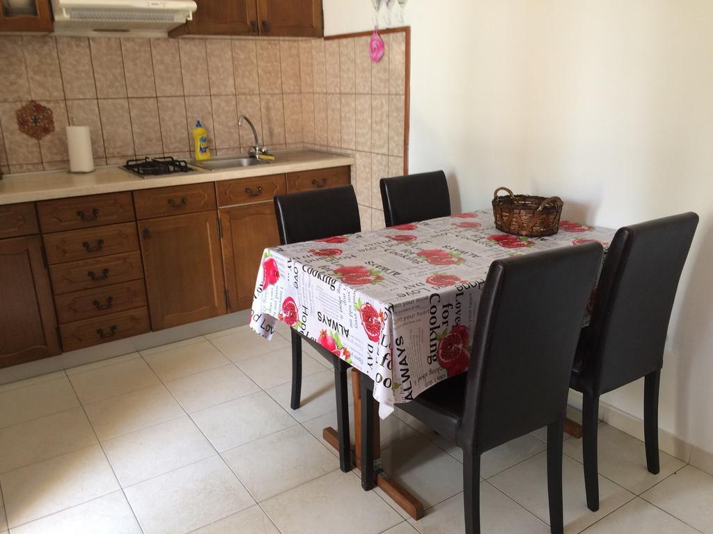 Apartmani Luiza Cres Exterior photo