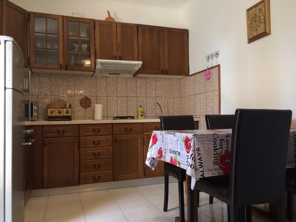 Apartmani Luiza Cres Exterior photo