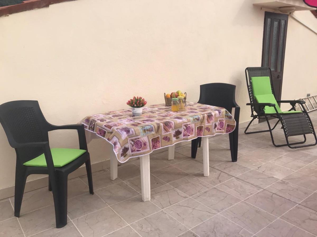 Apartmani Luiza Cres Exterior photo